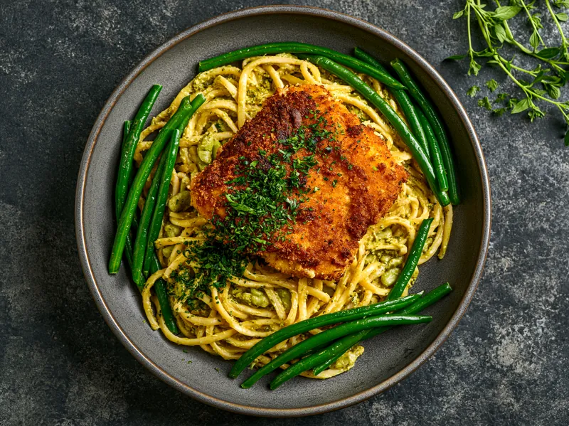 Pestopasta med kyllingeschnitzel - Planomo