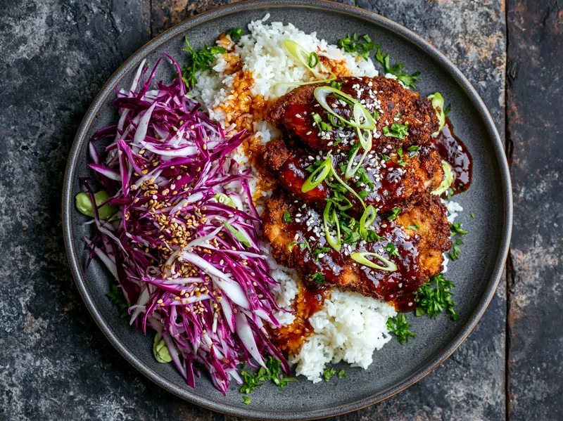 Panerede mørbradbøffer med asiatisk sauce og ris - Planomo